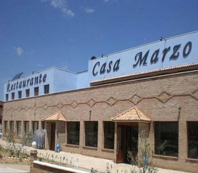 Hotel Casa Marzo カリニェナ エクステリア 写真